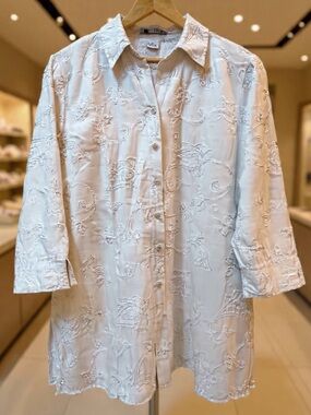 Carol Little Women's Classic Linen embroidered blouse - Size XL